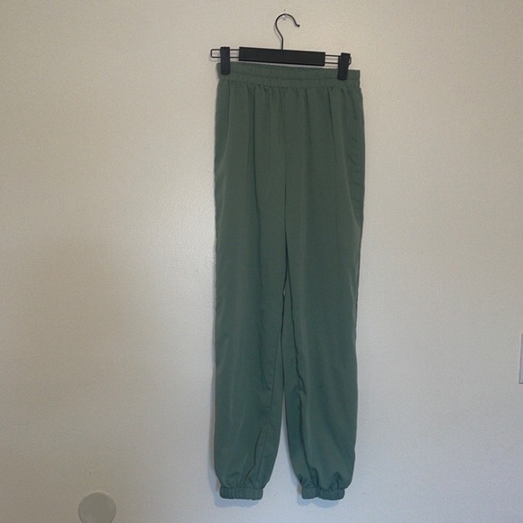 Seafoam Green 2 Piece Short Sleeve Cropped High Rise Jogger Set - Picture 8 of 14